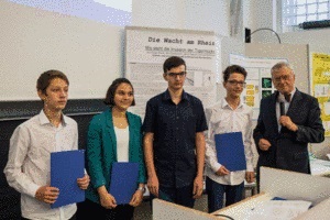 Foto (v.l.): Luca Wirthmann, Duygu Kocao, Nico Dolaberidze, Jakob Rappolt und Prof. Grünbein